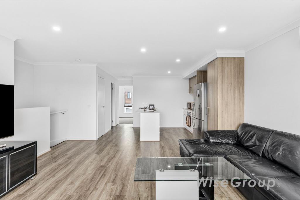 4 Helensburch Passage, Cranbourne West, VIC 3977