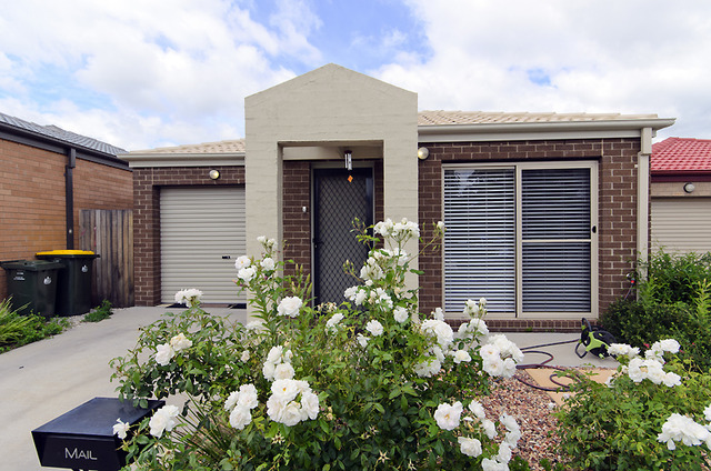 11 Phillipa Weeks St, Watson, ACT 2602