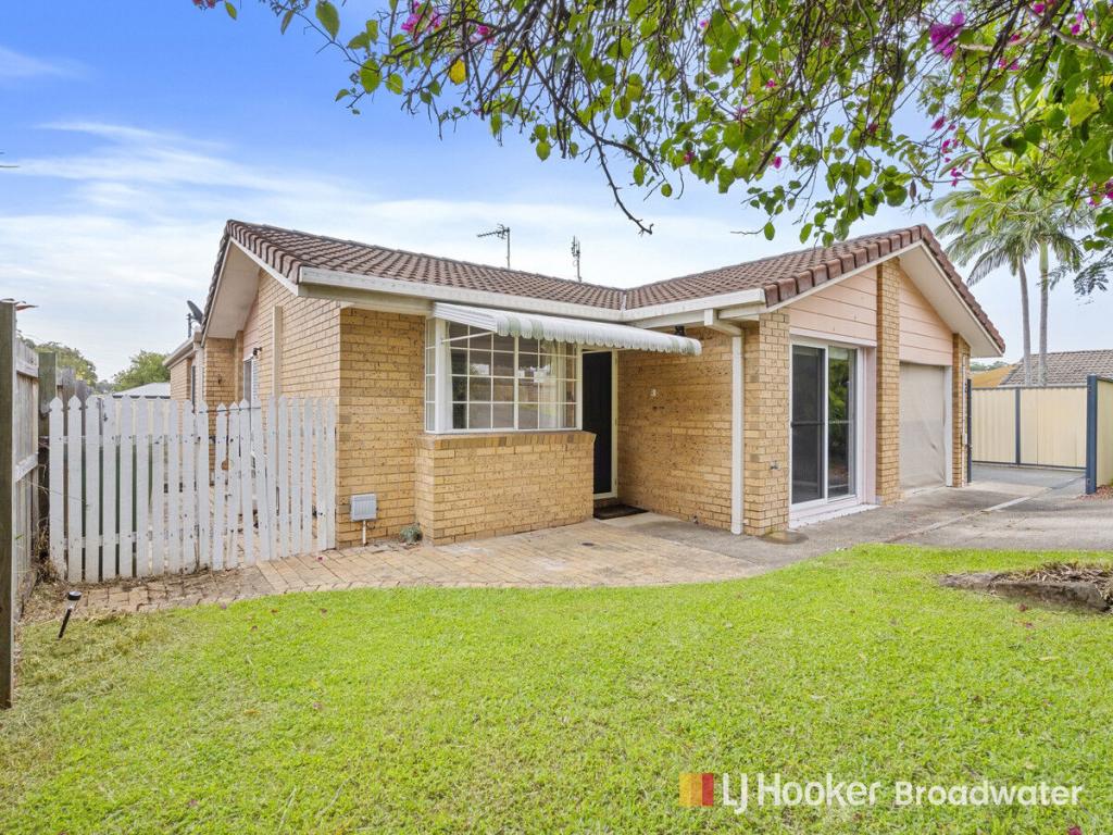 1/4 FREEMAN ST, LABRADOR, QLD 4215