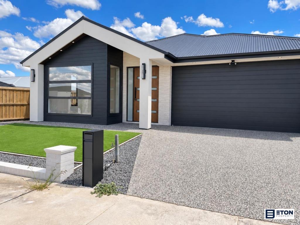 33 Senkaki St, Sunbury, VIC 3429