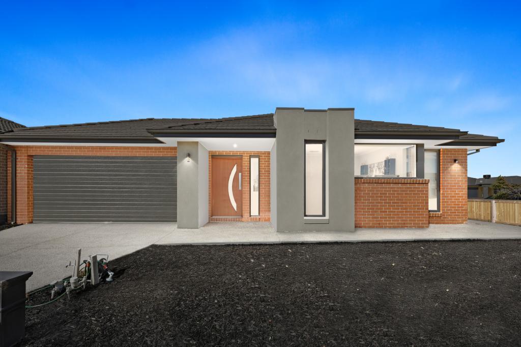 2 BALLINA CRES, DONNYBROOK, VIC 3064