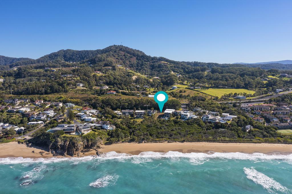 15 SAPPHIRE CRES, SAPPHIRE BEACH, NSW 2450