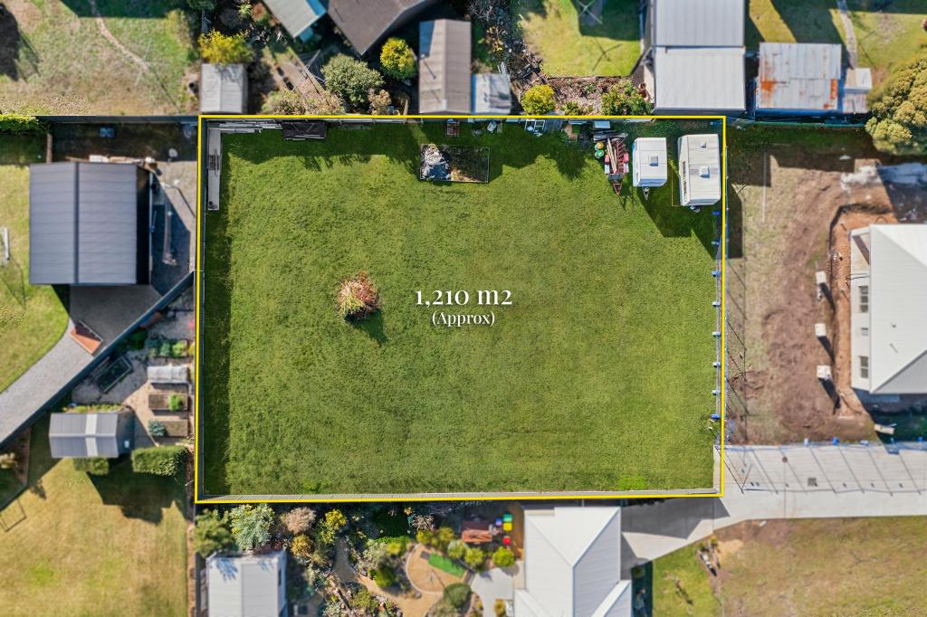 8 Adore Ct, Elliminyt, VIC 3250