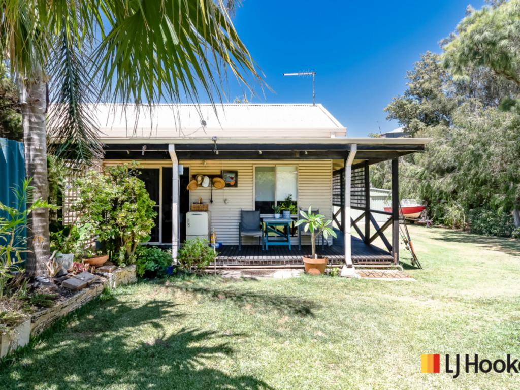 3 Beverley Cres, Quinns Rocks, WA 6030