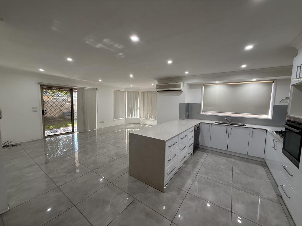 4 Seale Way, Oakhurst, NSW 2761