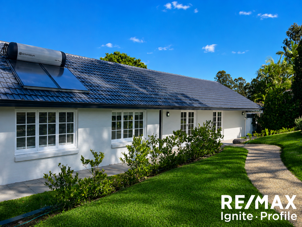 162 Sunset Rd, Kenmore, QLD 4069