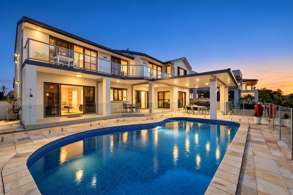 25 Namatjira Ct, Broadbeach Waters, QLD 4218