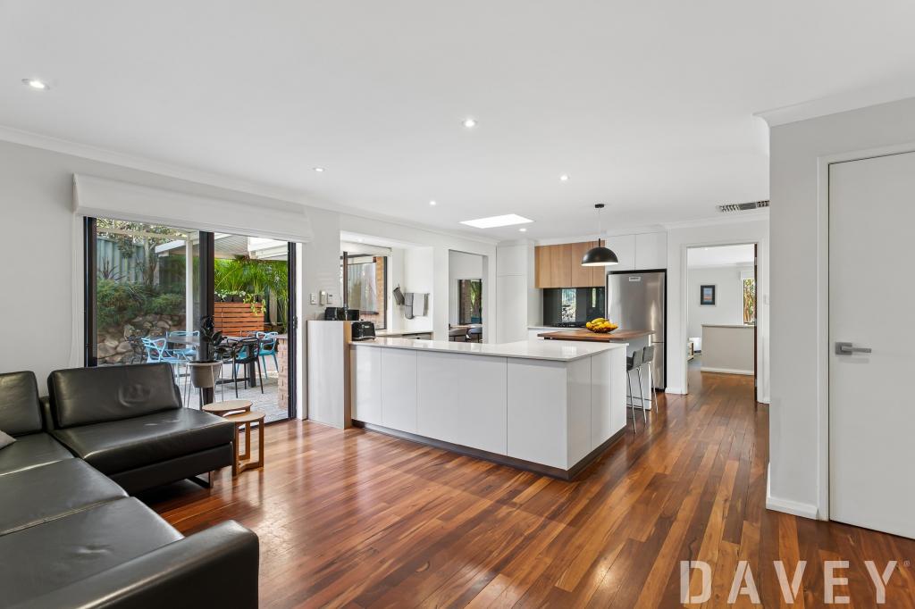 55 Goollelal Dr, Kingsley, WA 6026