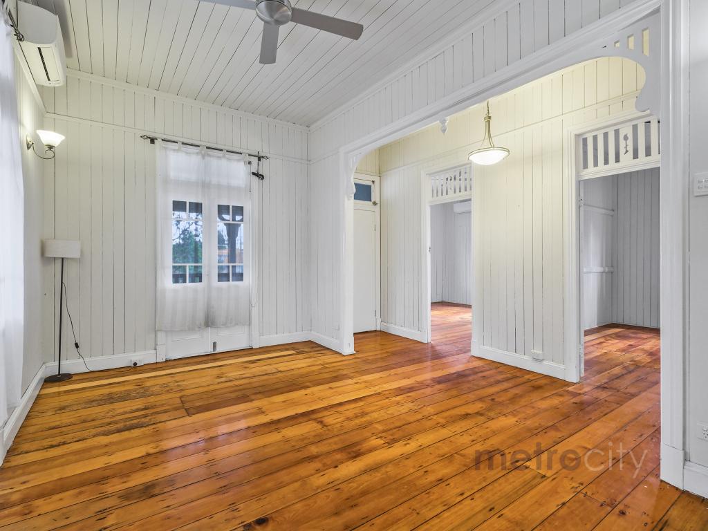 107 Victoria St, Fairfield, QLD 4103