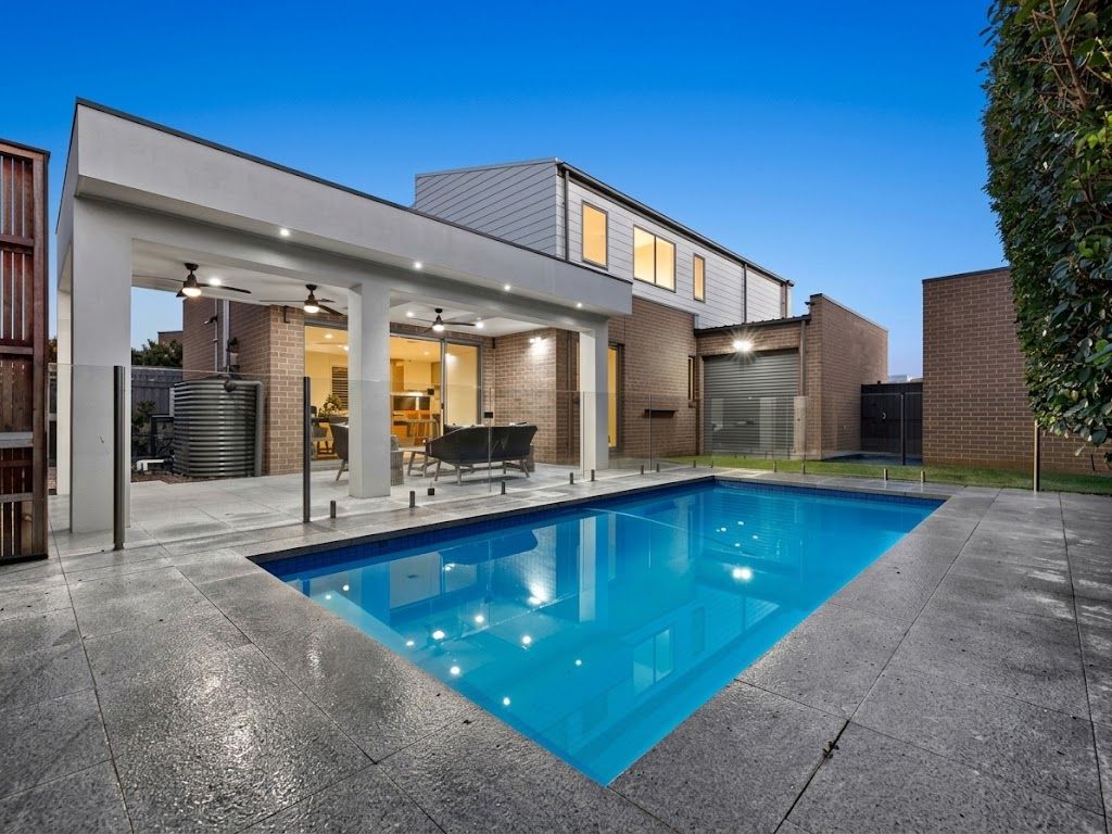 3 Paragon Way, Waterways, VIC 3195