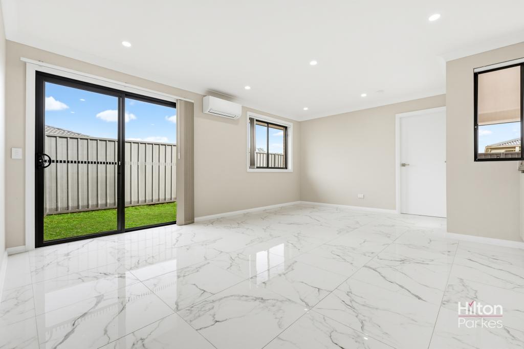 4A FLORIAN GR, OAKHURST, NSW 2761