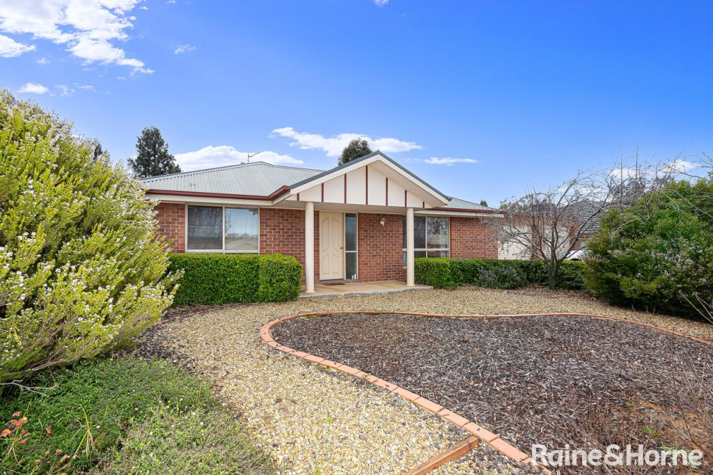 56 Mckeown St, Estella, NSW 2650