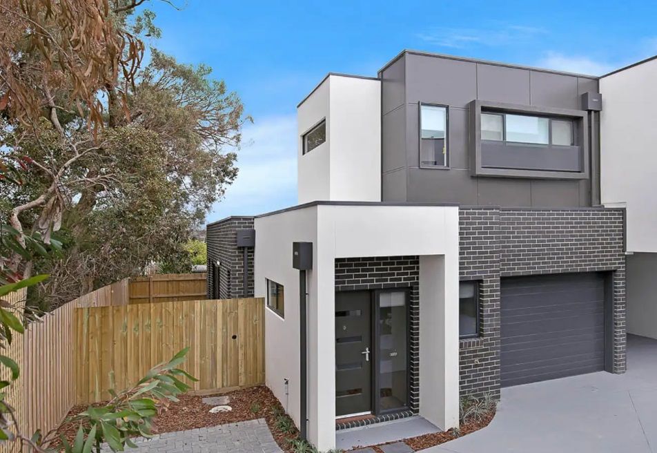 5/43-45 DESCHAMP CRES, ROWVILLE, VIC 3178