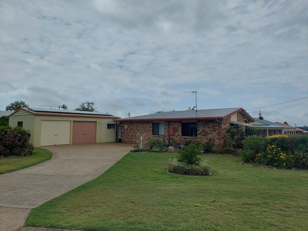 2 Cliveden Ave, Point Vernon, QLD 4655