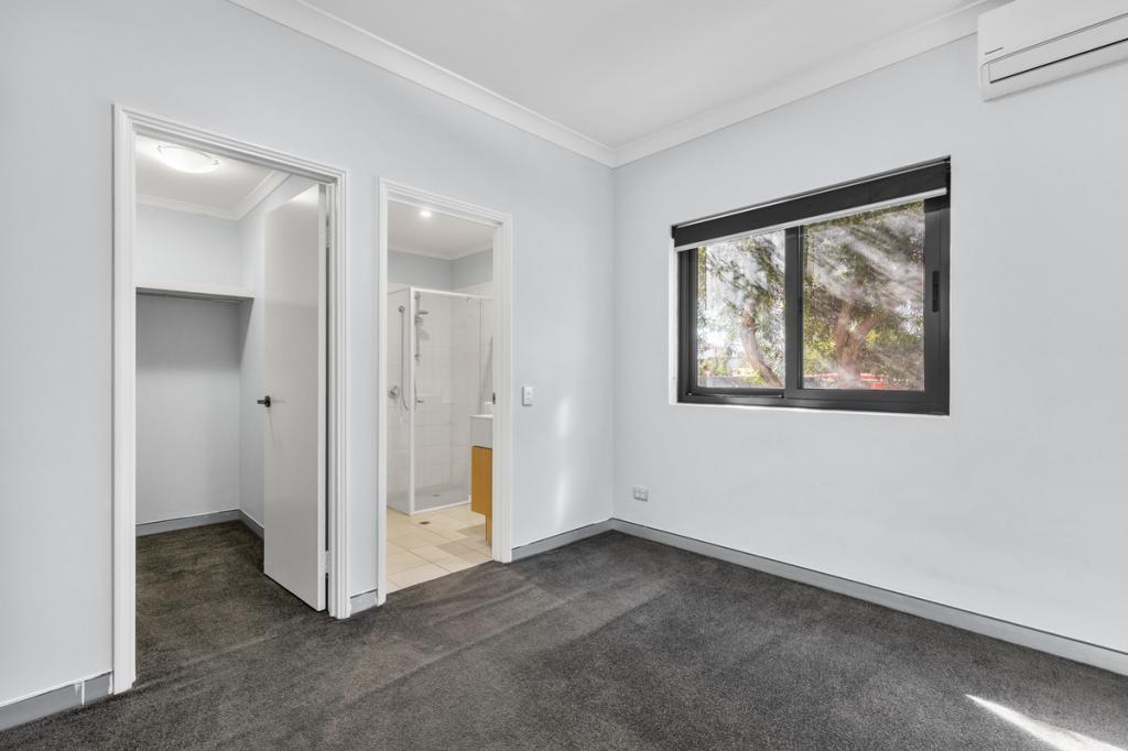 9/2 WALSH LOOP, JOONDALUP, WA 6027