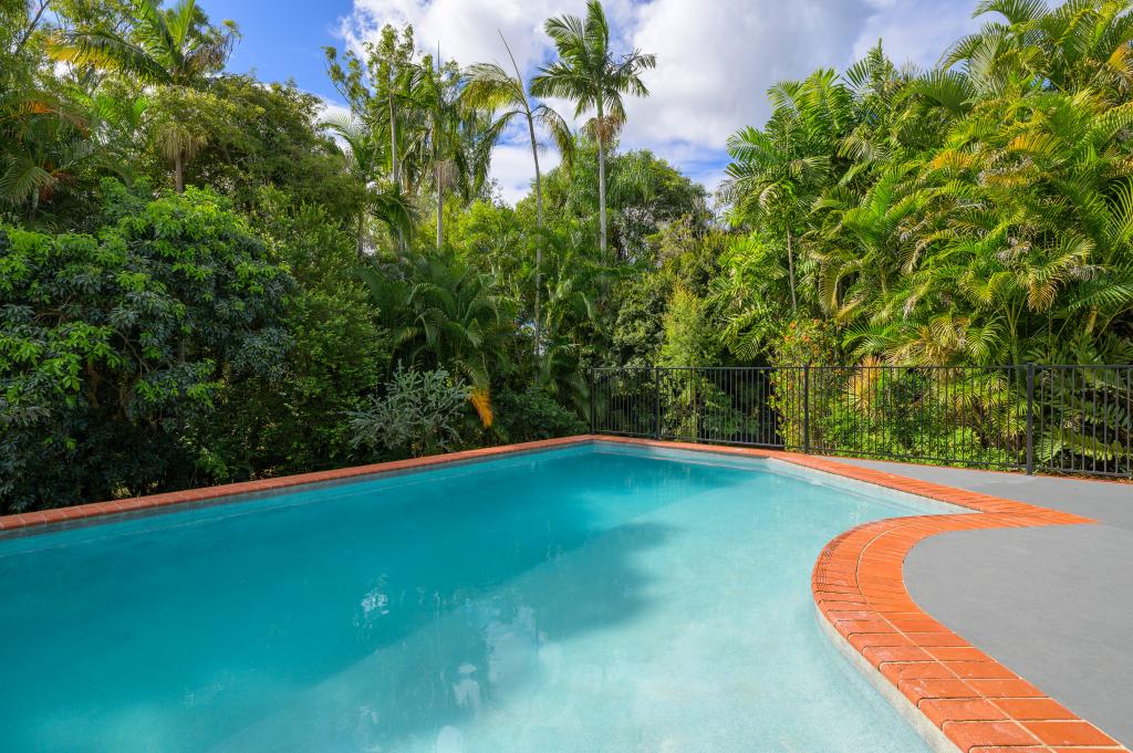 30 Heather St, Southside, QLD 4570