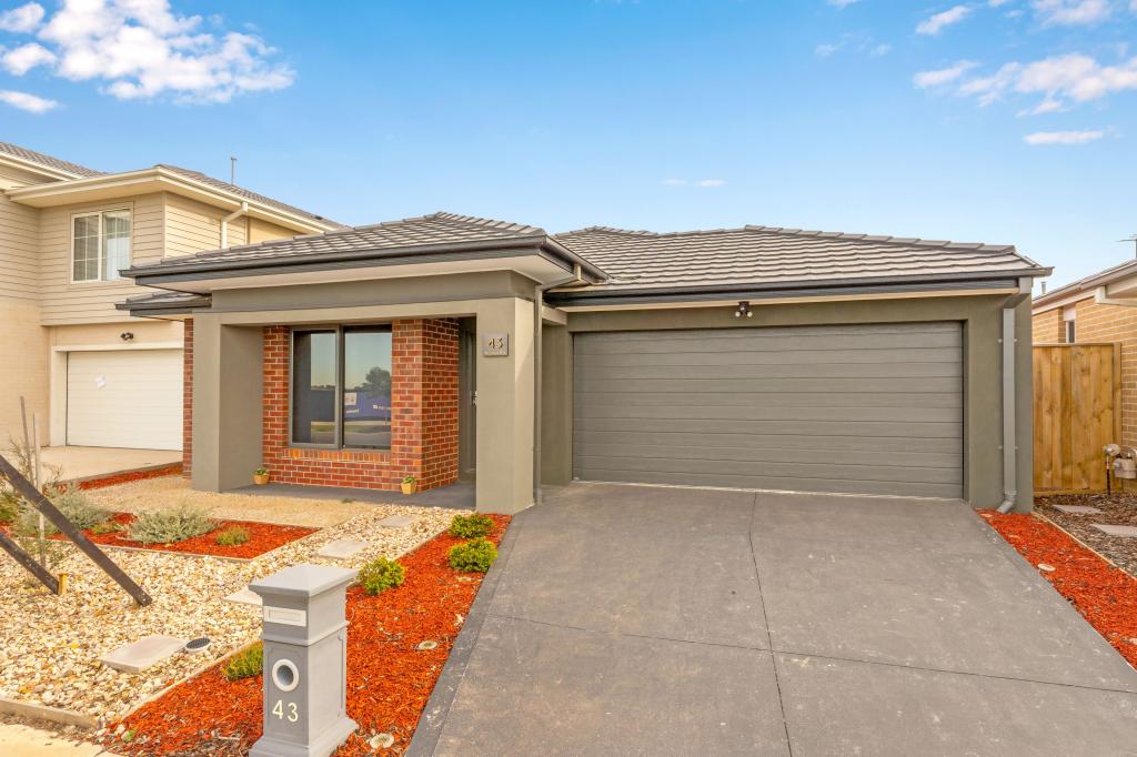 43 BARRABOOL BVD, MAMBOURIN, VIC 3024