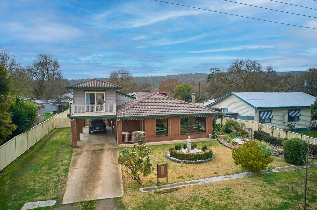 6 Ebden St, Heathcote, VIC 3523