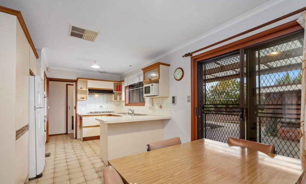 806 HIGH ST, EPPING, VIC 3076