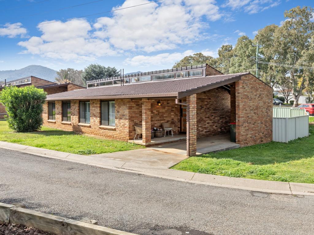 1/44 NORTH ST, NORTH TAMWORTH, NSW 2340