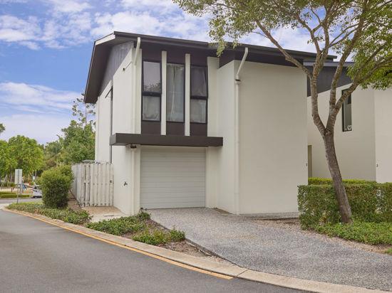 1/26 Hotham Dr, Pacific Pines, QLD 4211