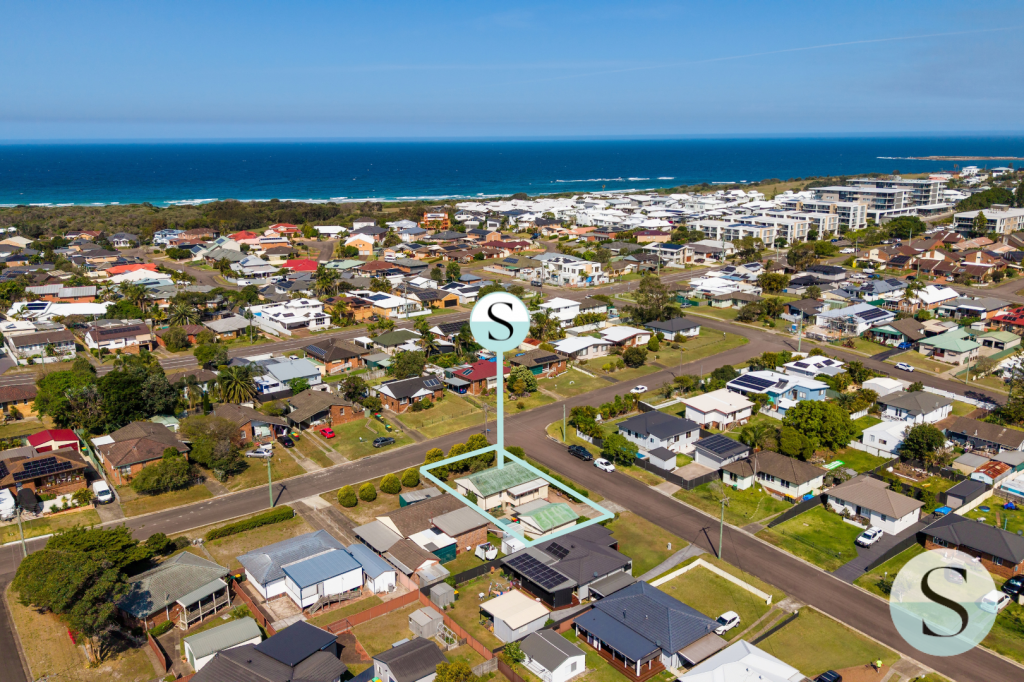 22 Alexander Ave, Caves Beach, NSW 2281