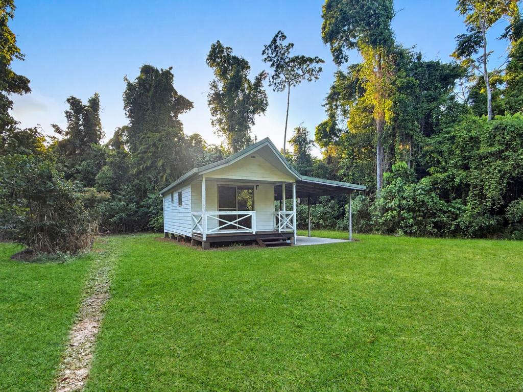 7 Mission Cir, Wongaling Beach, QLD 4852