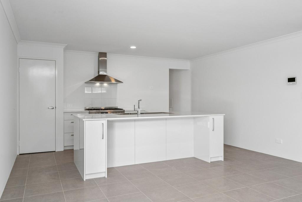 25 Lunarossa Dr, Two Rocks, WA 6037