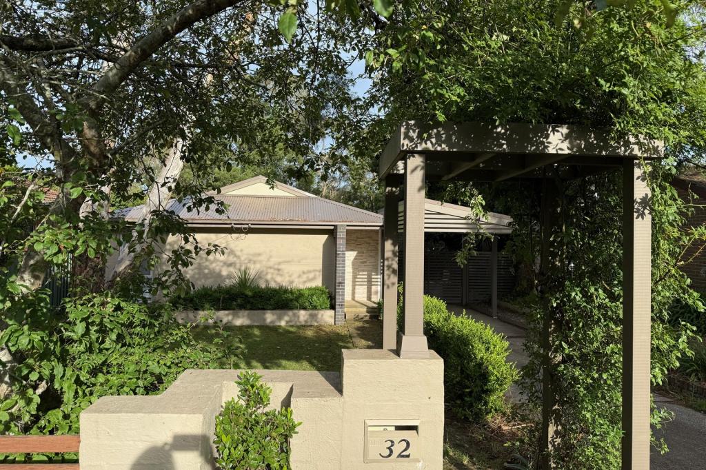 32 Paris Pde, Katoomba, NSW 2780
