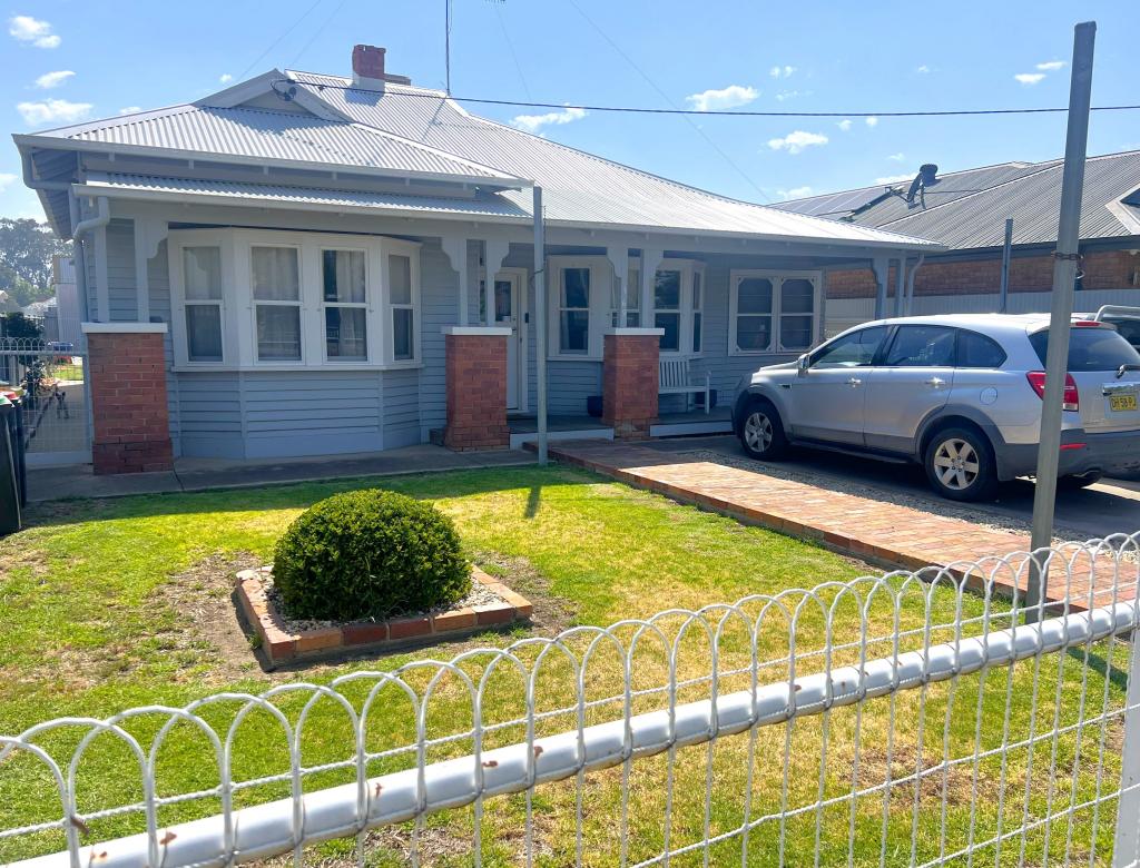 369 HARFLEUR ST, DENILIQUIN, NSW 2710