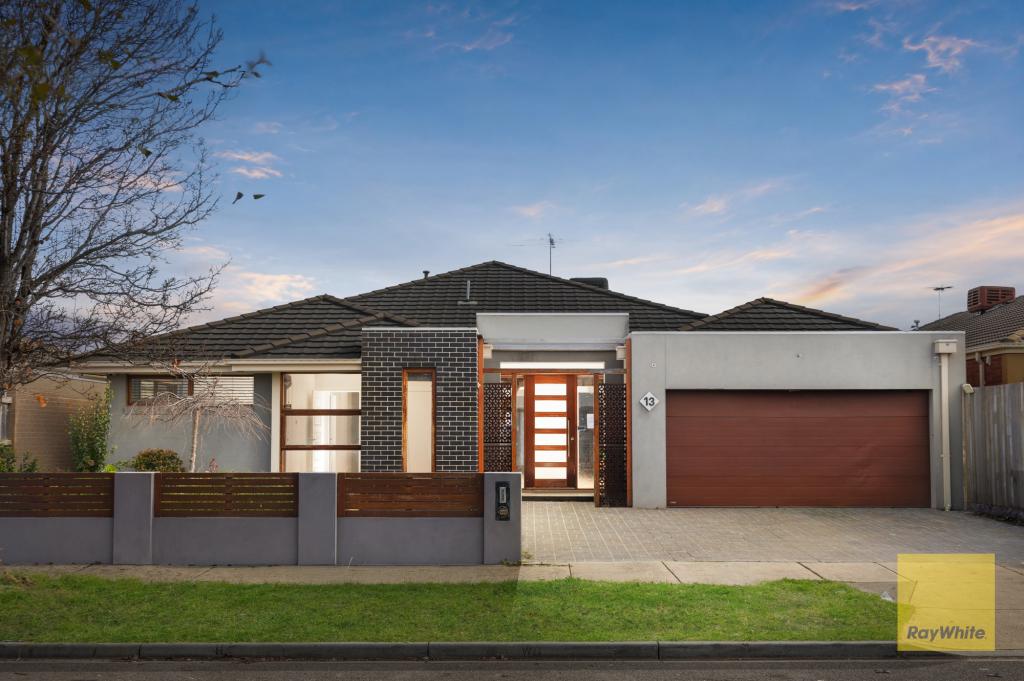 13 HEMSLEY DR, DEER PARK, VIC 3023