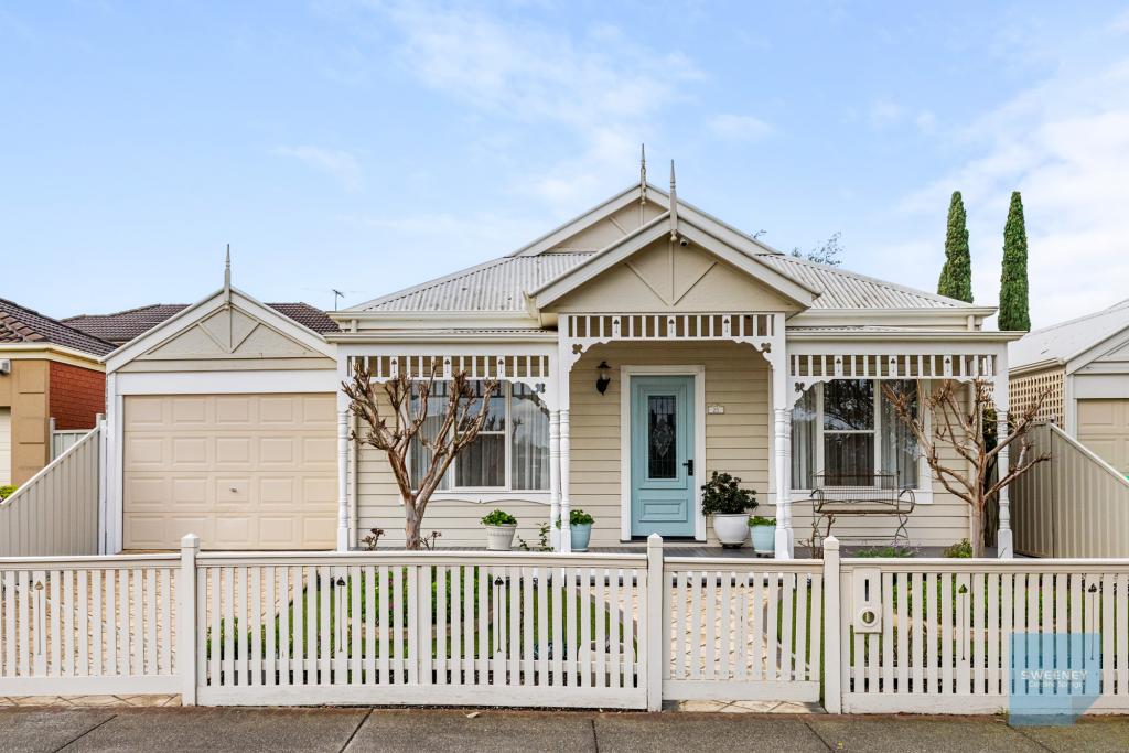 25 Edgbaston Pde, Caroline Springs, VIC 3023