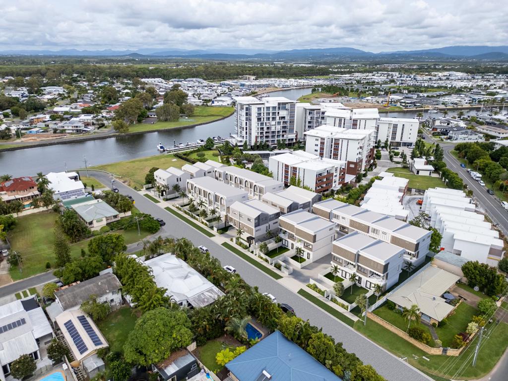 13 NELSON AVE, HOPE ISLAND, QLD 4212