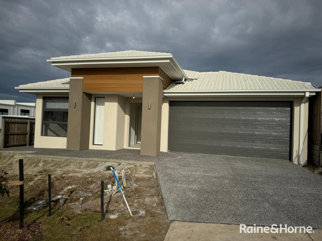 83 Apsley Pkwy, Nar Nar Goon North, VIC 3812