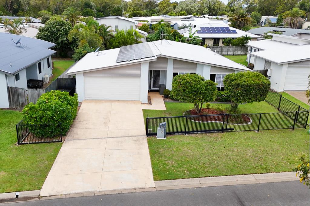 10 WAVE CT, TOOGOOM, QLD 4655