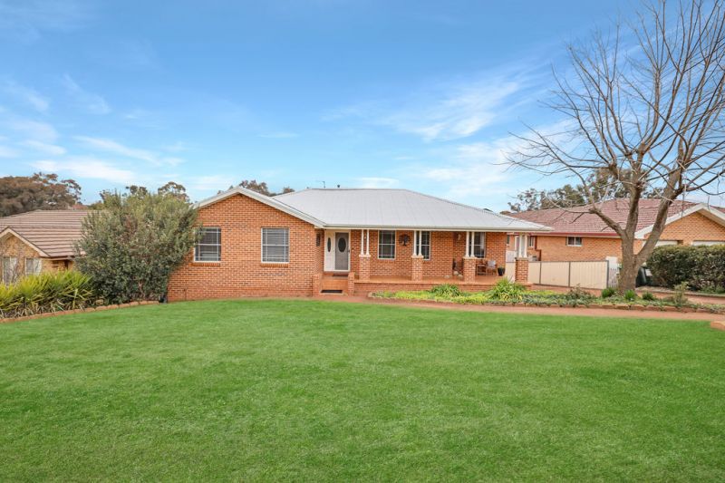 25 Kurumben Pl, West Bathurst, NSW 2795