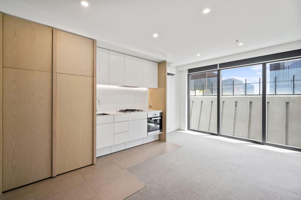 706/8 PEARL RIVER RD, DOCKLANDS, VIC 3008