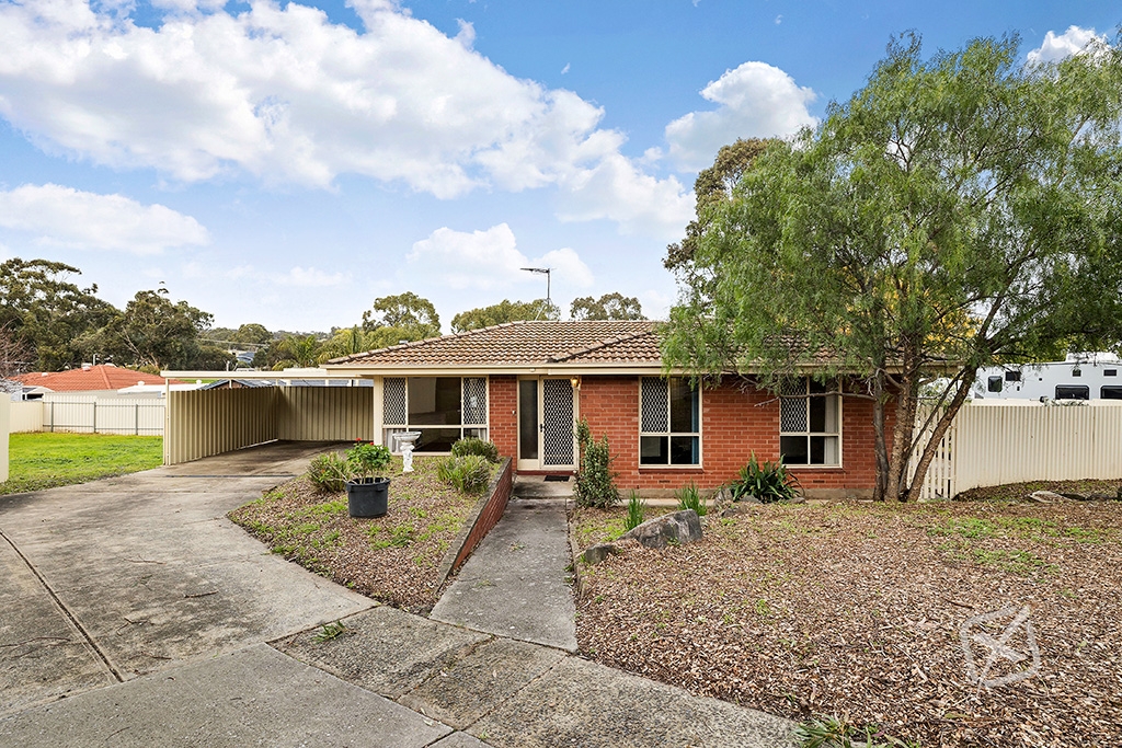 8 Oxley Ct, Hackham, SA 5163