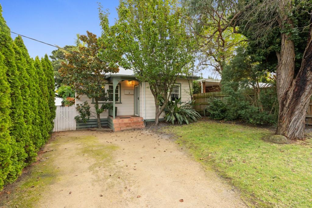 32 Seventh Ave, Rosebud, VIC 3939