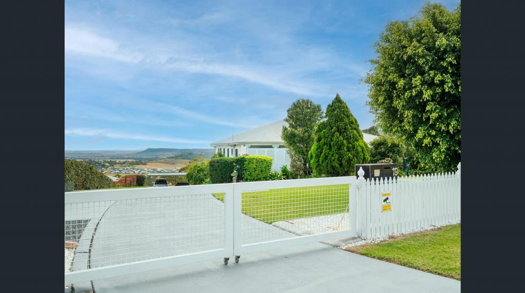 19 Mckillop Ct, Cranley, QLD 4350