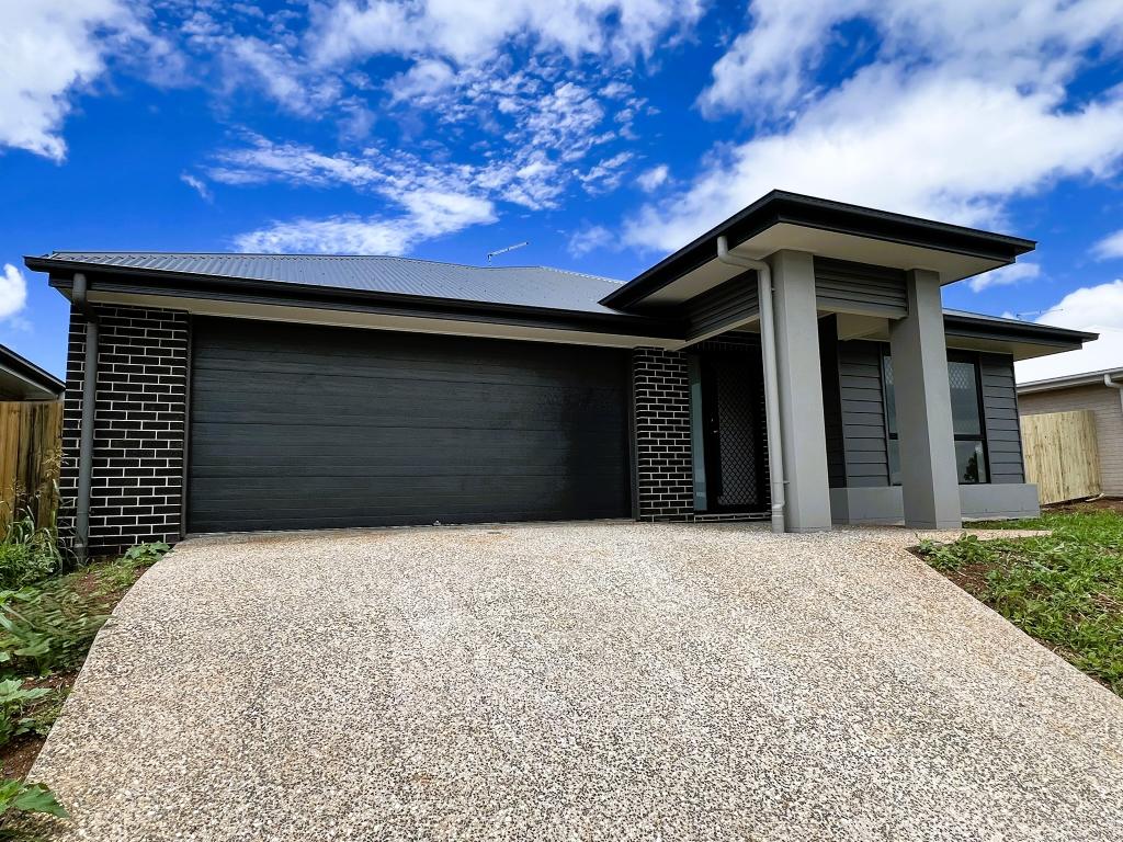 10 RED CEDAR AVE, COTSWOLD HILLS, QLD 4350