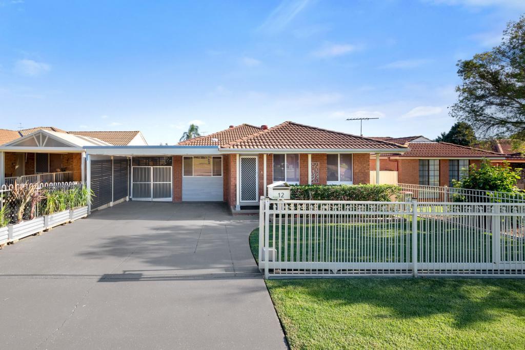 12 Kenny Cl, St Helens Park, NSW 2560