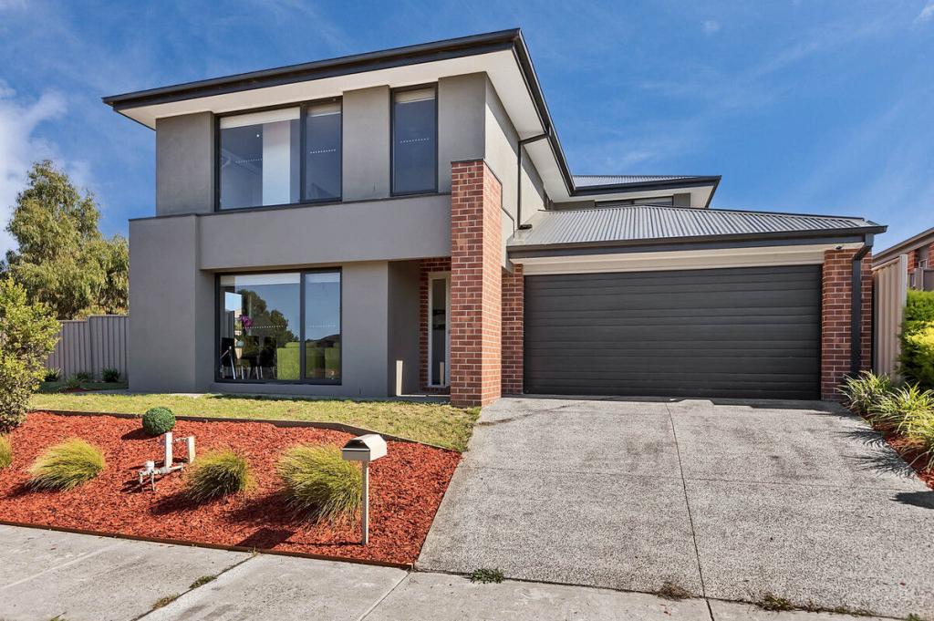 1 RENAM ST, PAKENHAM, VIC 3810