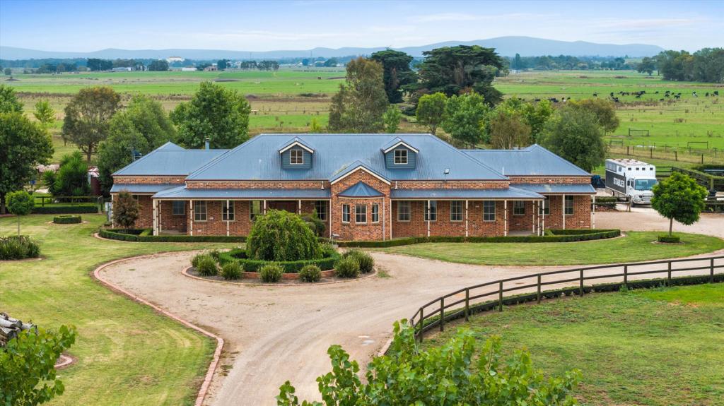 56 Cobains Rd, Bundalaguah, VIC 3851