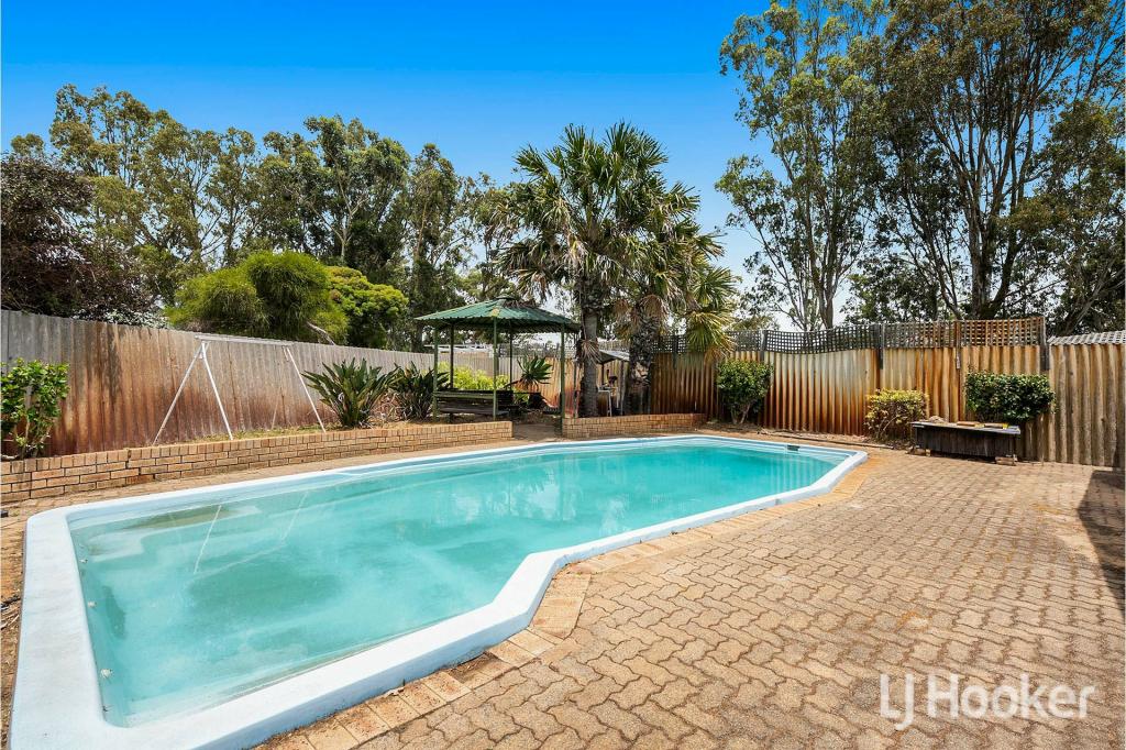 35 Longfield Rd, Maddington, WA 6109