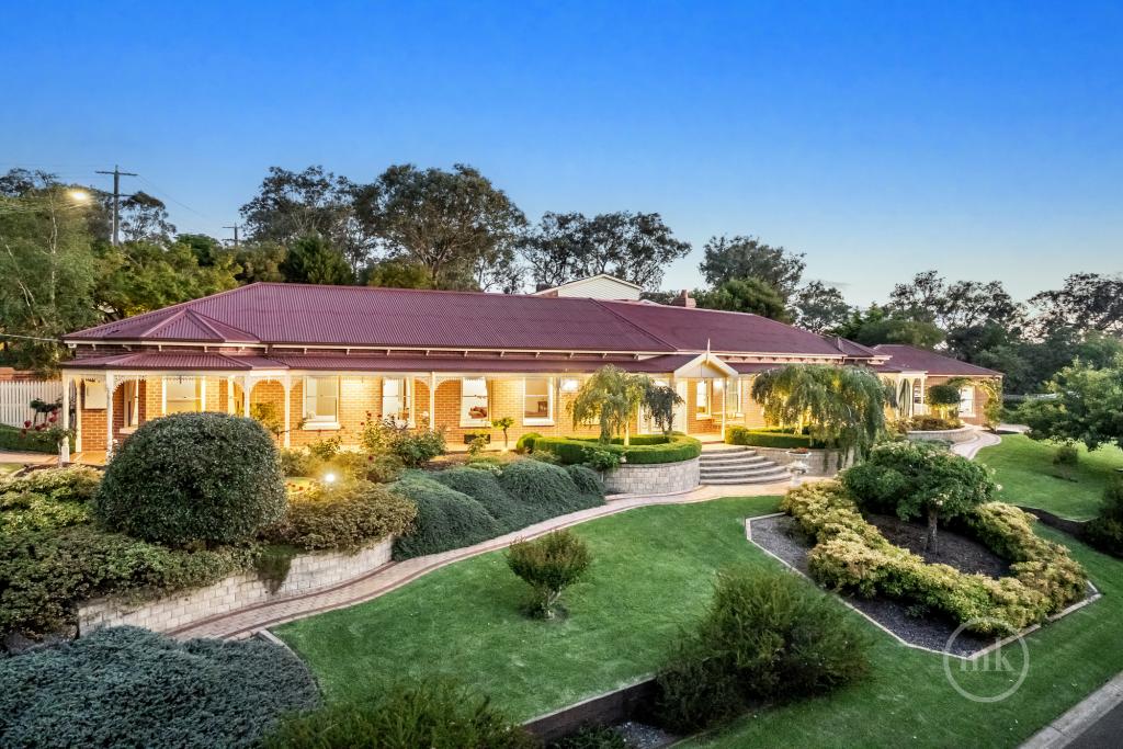 41 Maroong Dr, Research, VIC 3095