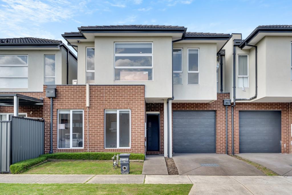 18 Adventure Cres, Roxburgh Park, VIC 3064