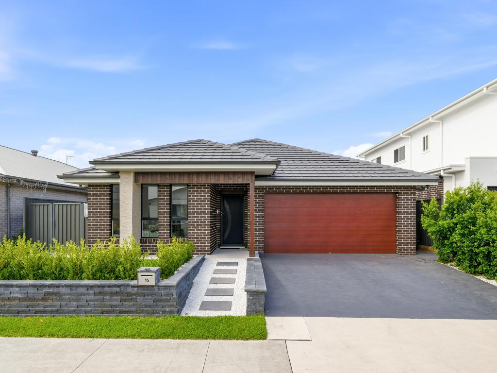 15 Burrough St, Catherine Field, NSW 2557