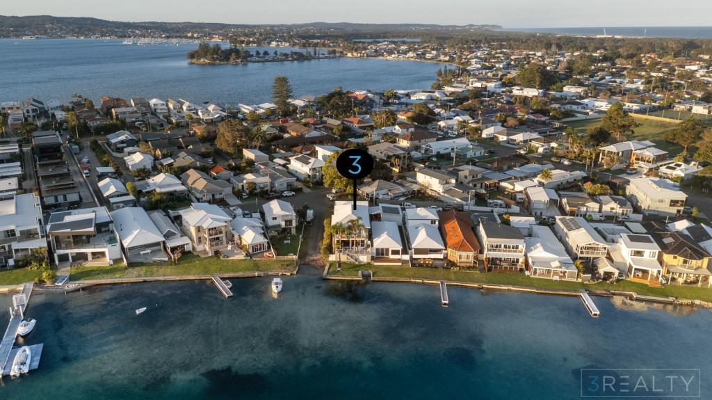 1 Marks Pde, Marks Point, NSW 2280