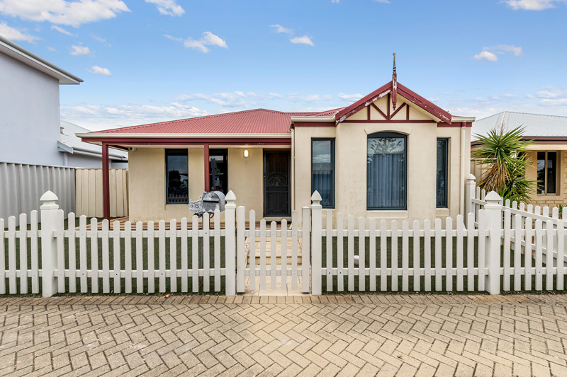 15 Belgravia Tce, Rockingham, WA 6168